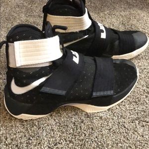 Lebron James basketball shoes